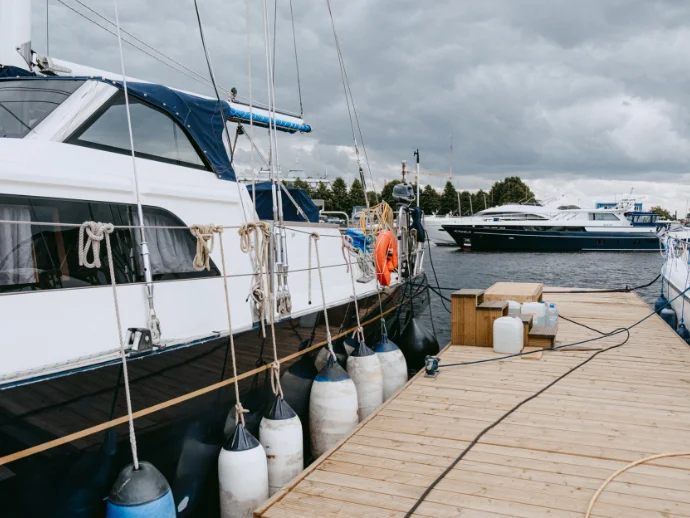 Boat Lift Accessories Guide for Easy Docking